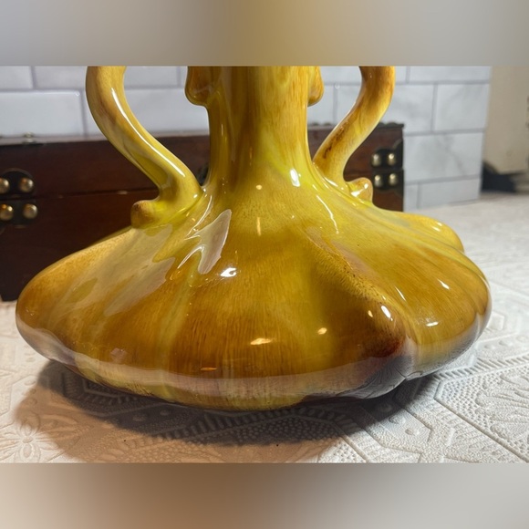 Vintage MCM Blue Mountain Pottery 2 Handle Vase Glossy Yellow & Brown Glaze - Picture 10 of 16